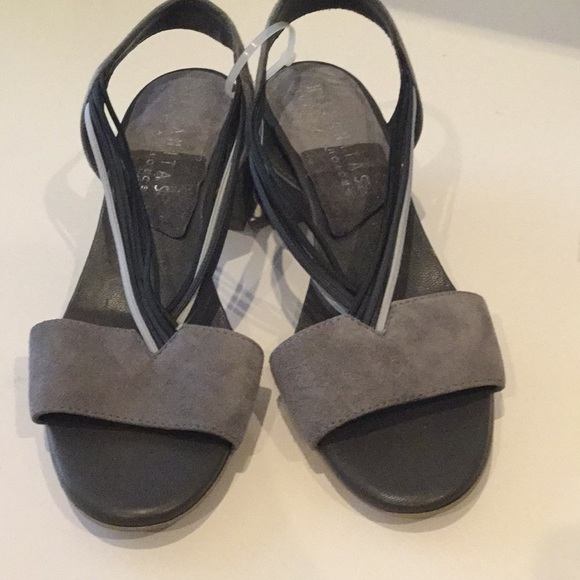 Hispanitas Heels - Picture 1 of 4